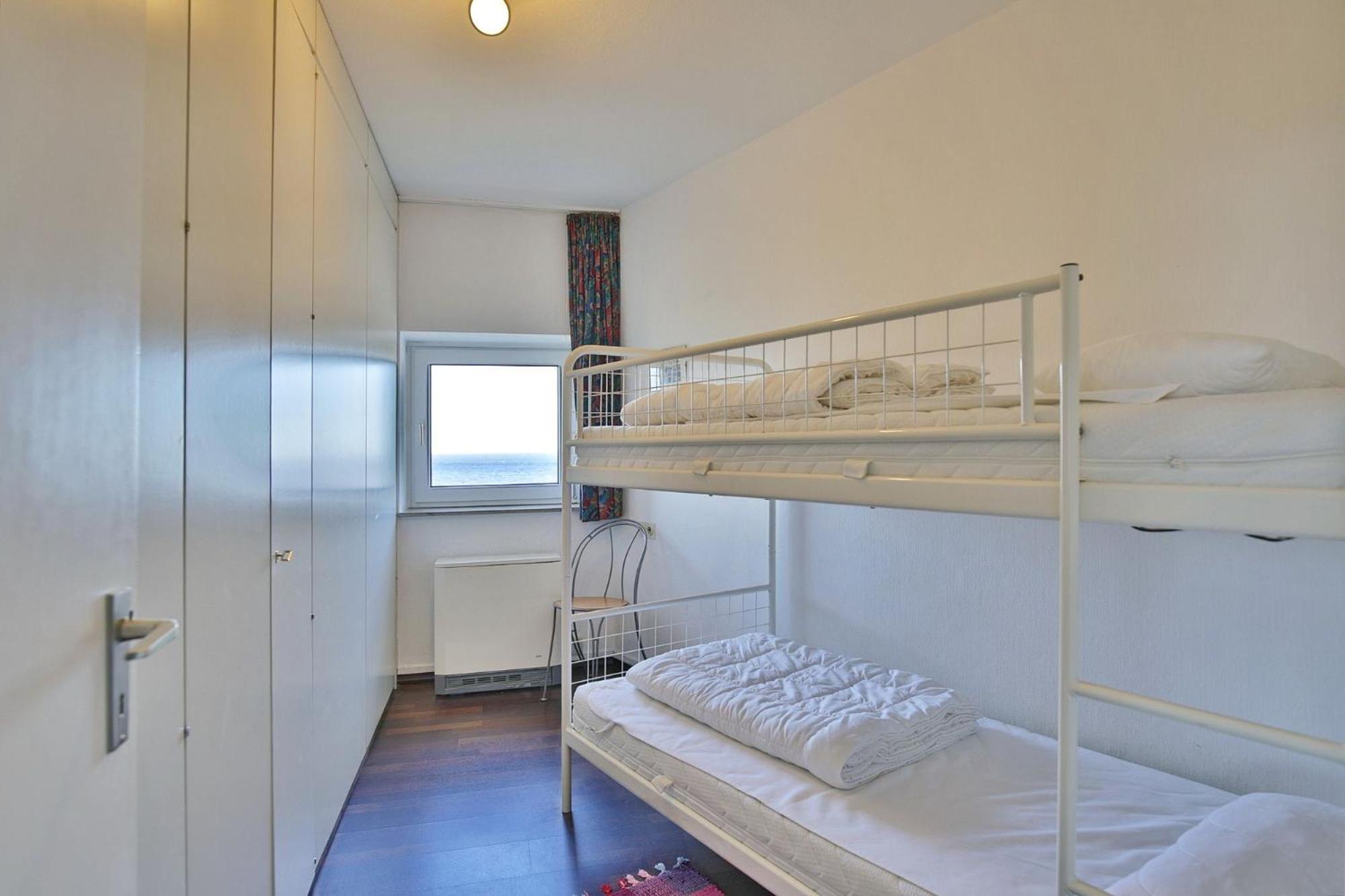 Haus Atlantic, 707 *